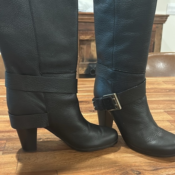 Chloe Black Heeled Boots with Gold Buckle and Chunky Heel - Picture 9 of 15